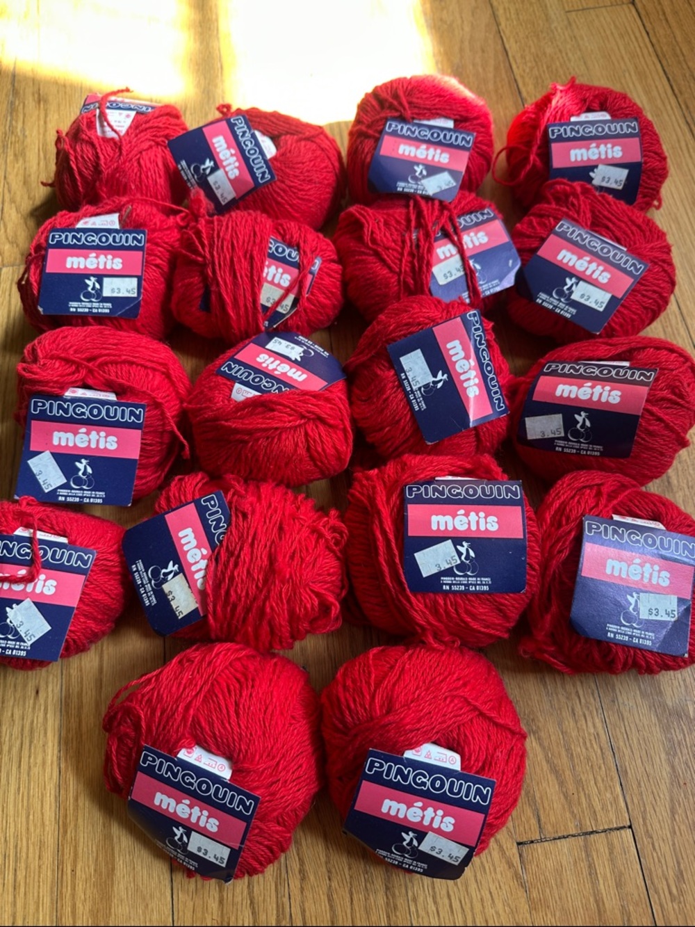 Métis Red Soft Yarn - Multiple Skeins